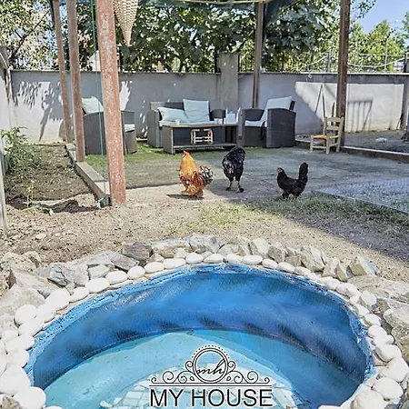 ゲストハウス Izmit My House Apart *